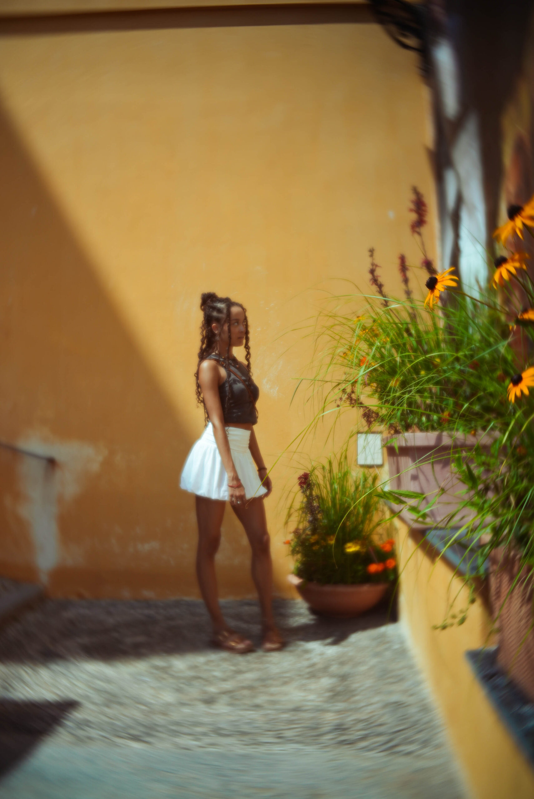 cassandra-clarke-yellow-wall